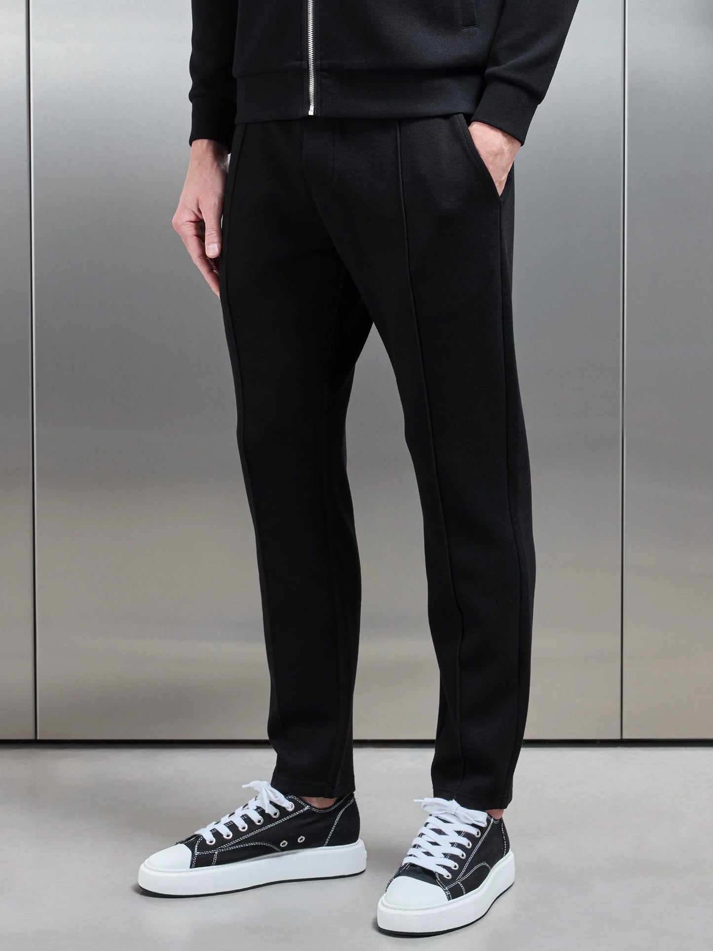 Tailored fit knitted tracksuit - Black